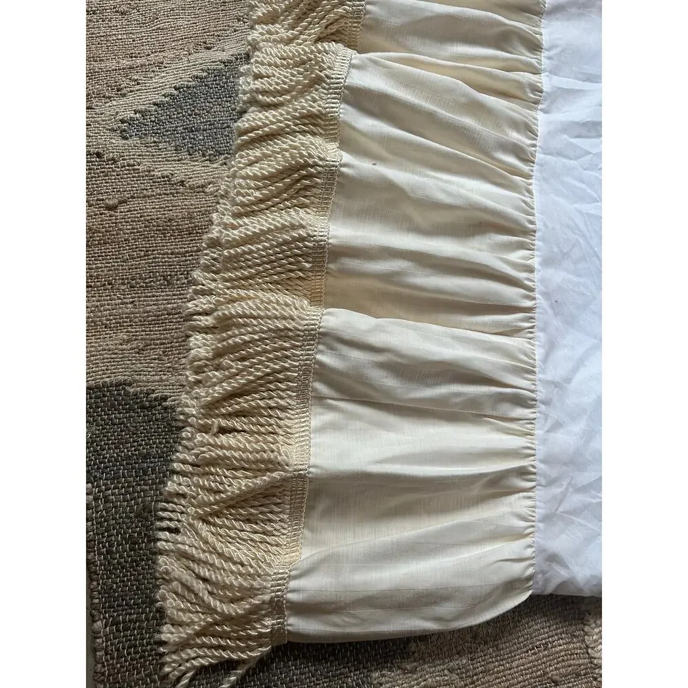 Vintage Bed Skirt fringed cream ivory full sz beautiful